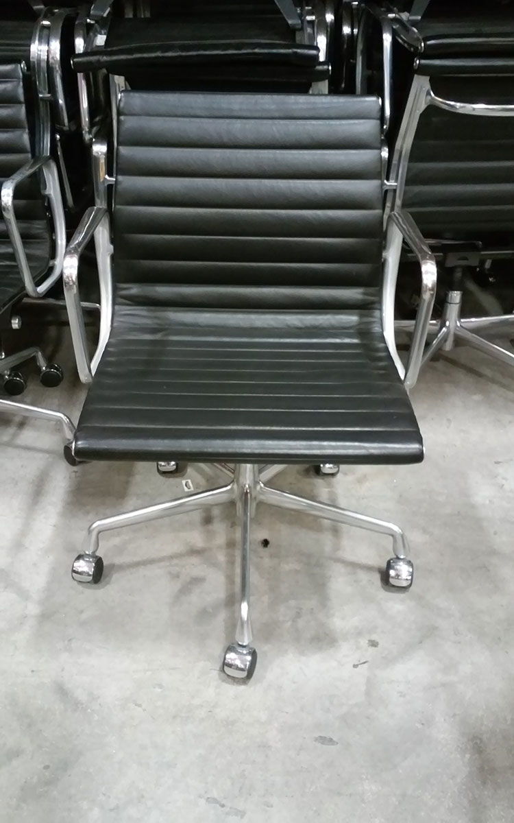 Herman Miller Aluminum Group Chair - Furniture