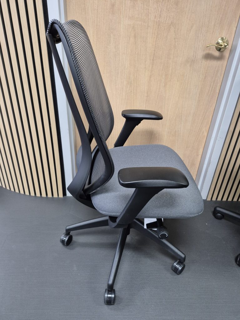 Buzz Seating Cloud Chair - Laber's Furniture